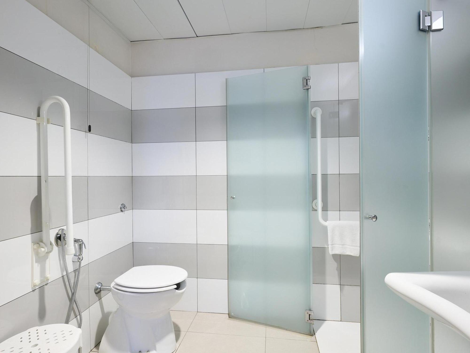 Chambre Lits Jumeaux pour Personnes à Mobilité Réduite